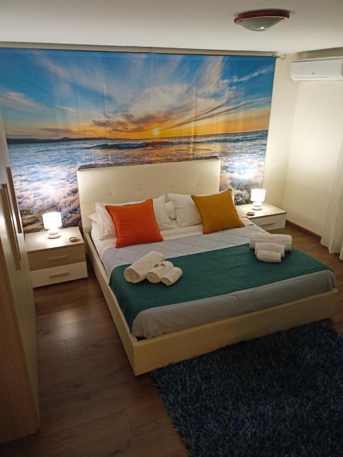 La Petite Maison Aci Castello Bagian luar foto