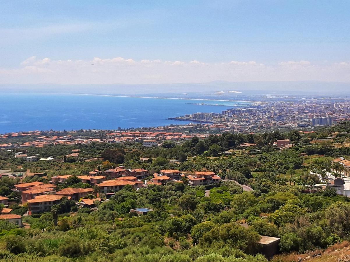 La Petite Maison Aci Castello Bagian luar foto